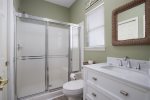 1st floor master en-suite bathroom with tub/shower combination
